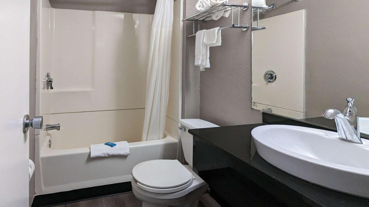 Motel 6-Danvers, Ma - Boston North Екстериор снимка