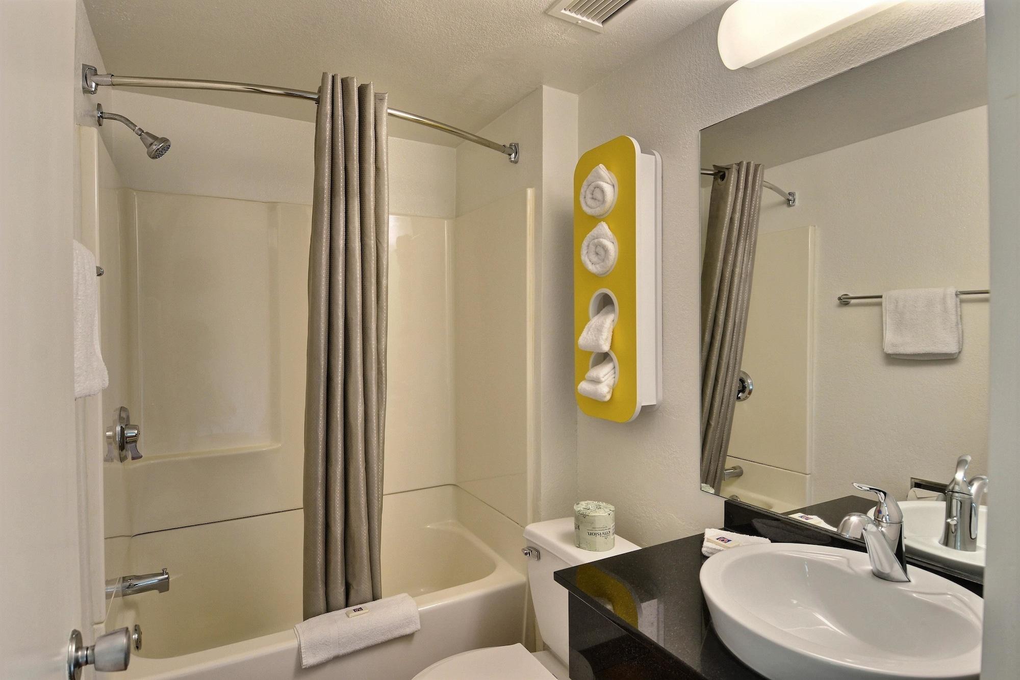 Motel 6-Danvers, Ma - Boston North Екстериор снимка