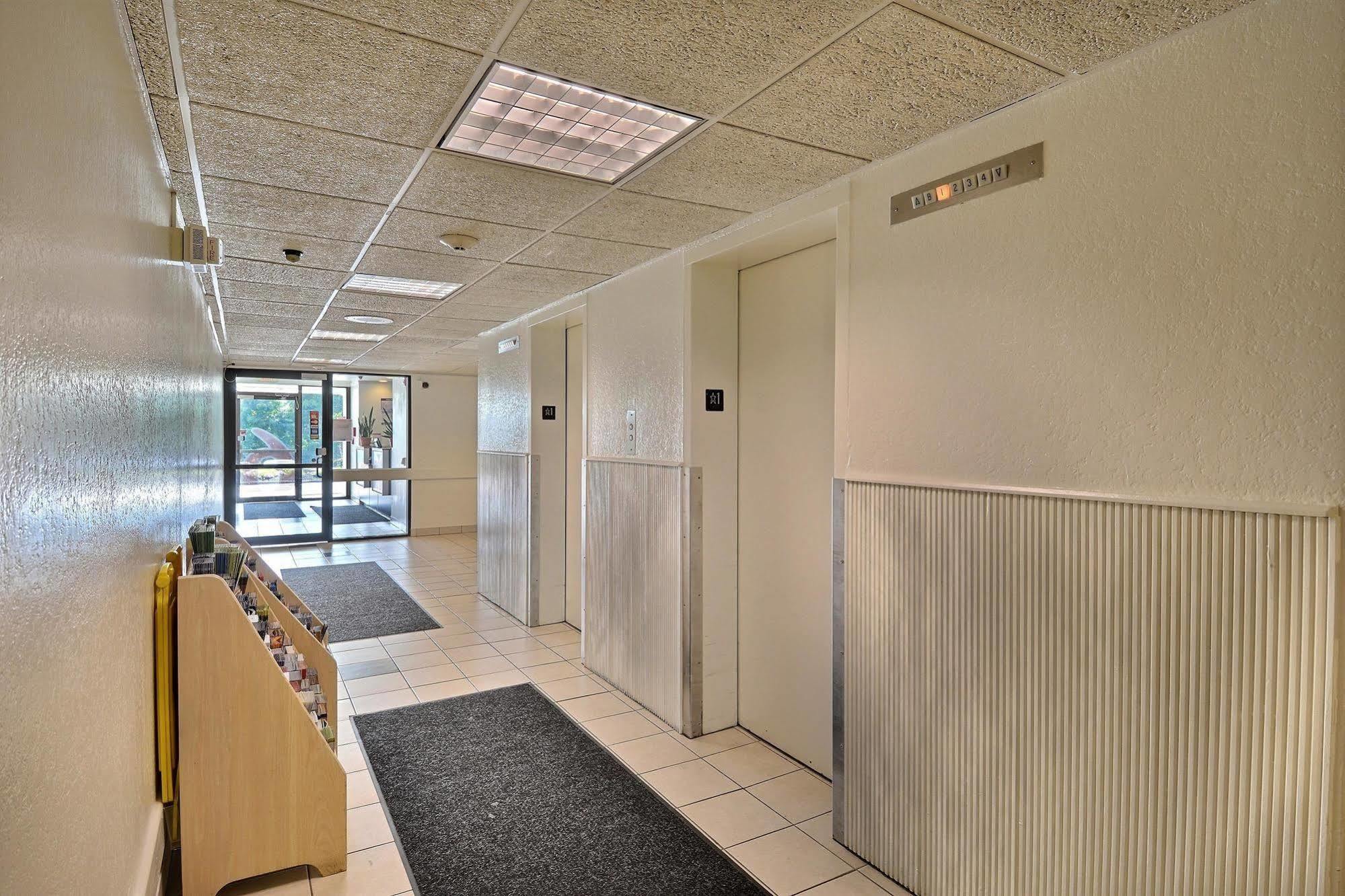 Motel 6-Danvers, Ma - Boston North Екстериор снимка